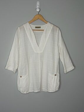 EzzE Wear White Cotton V-Neck Tunic with Front Pockets Made in Canada 🇨🇦